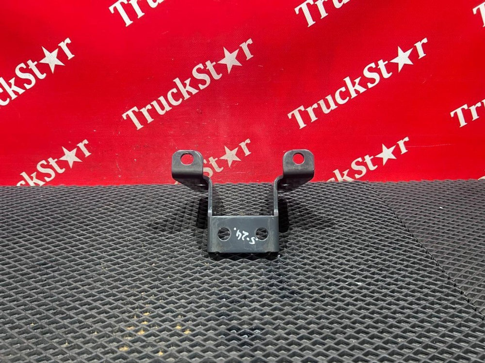 Кронштейн крыла заднего 2021г