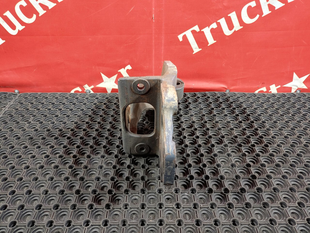 Кронштейн рессоры передней левый