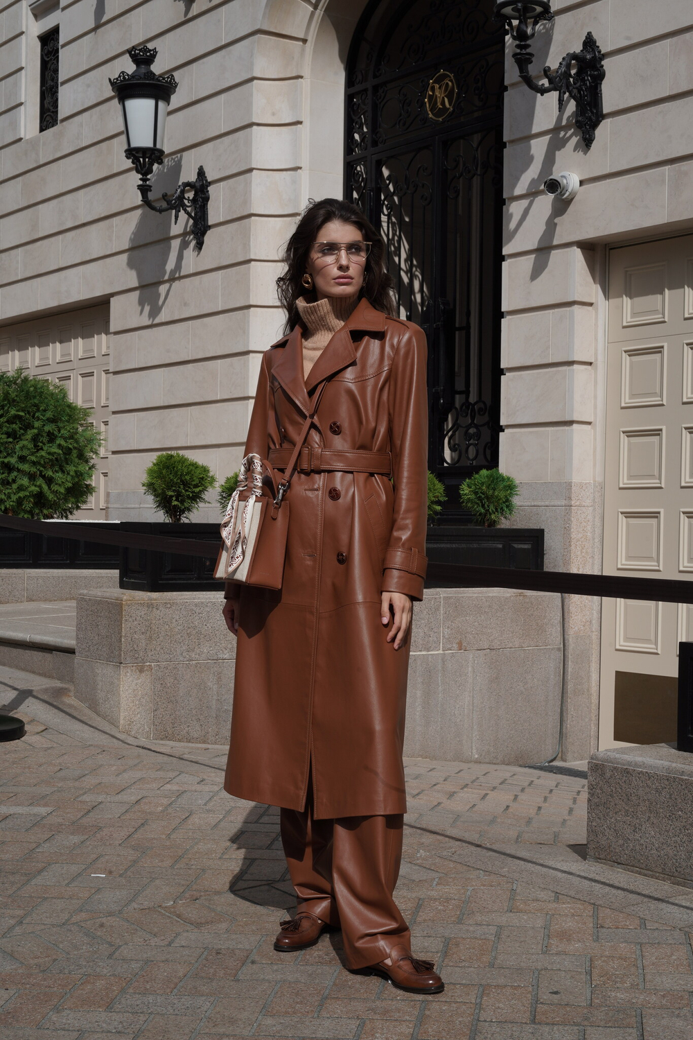 Тренч кожаный коричневый