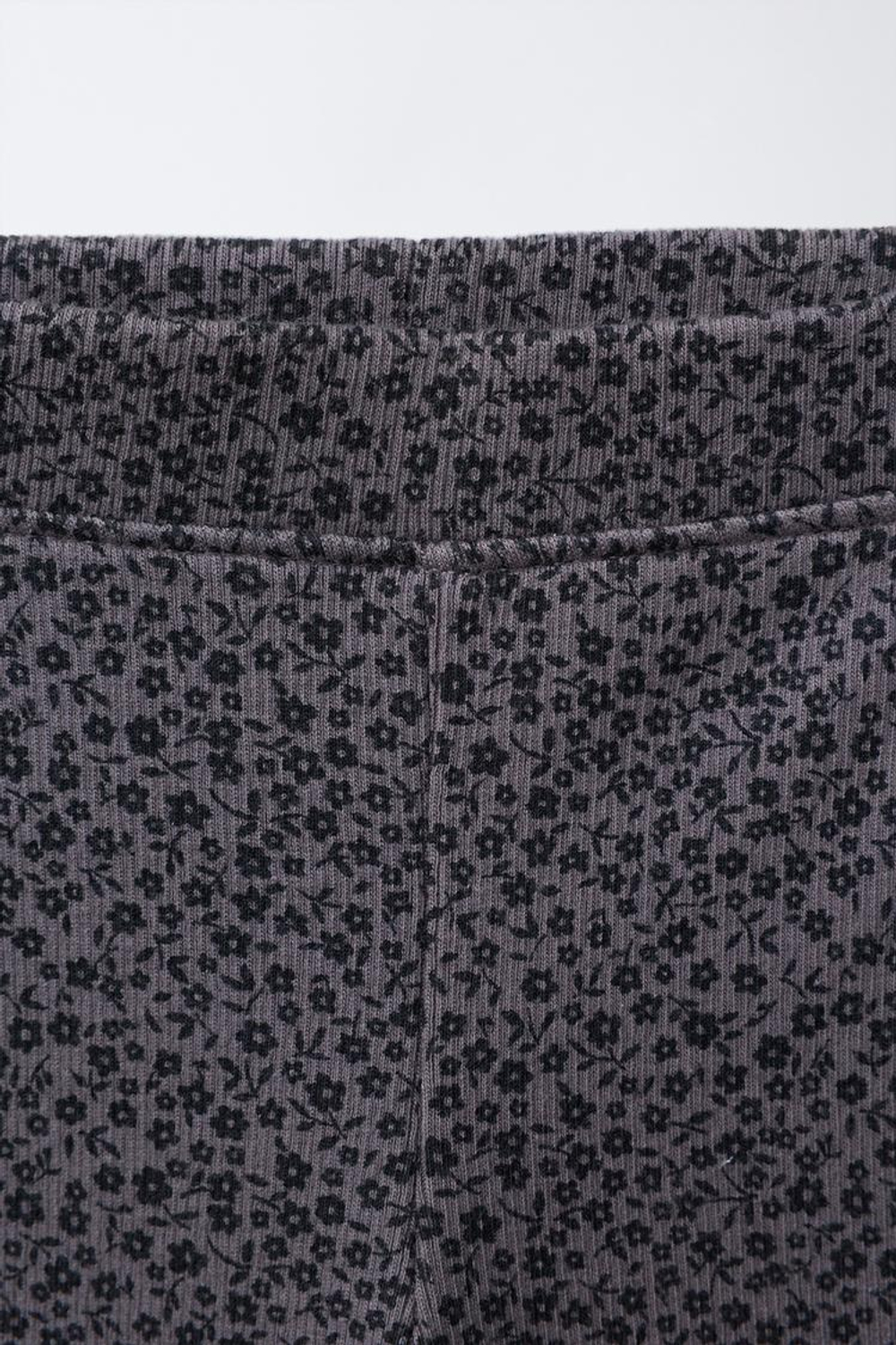 ZARA ЛЕГИНСЫ В РУБЧИК С ПРИНТОМ, АНТРАЦИТОВО-СЕРЫЙ