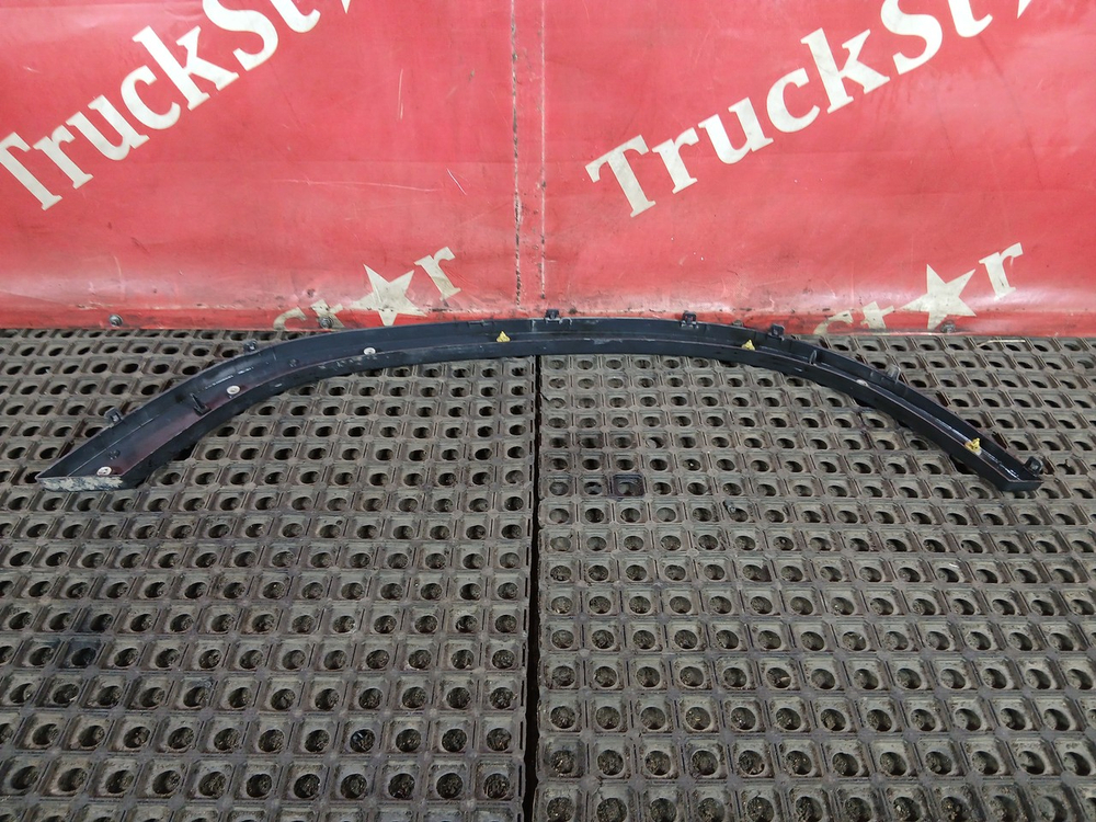 Накладка крыла левого