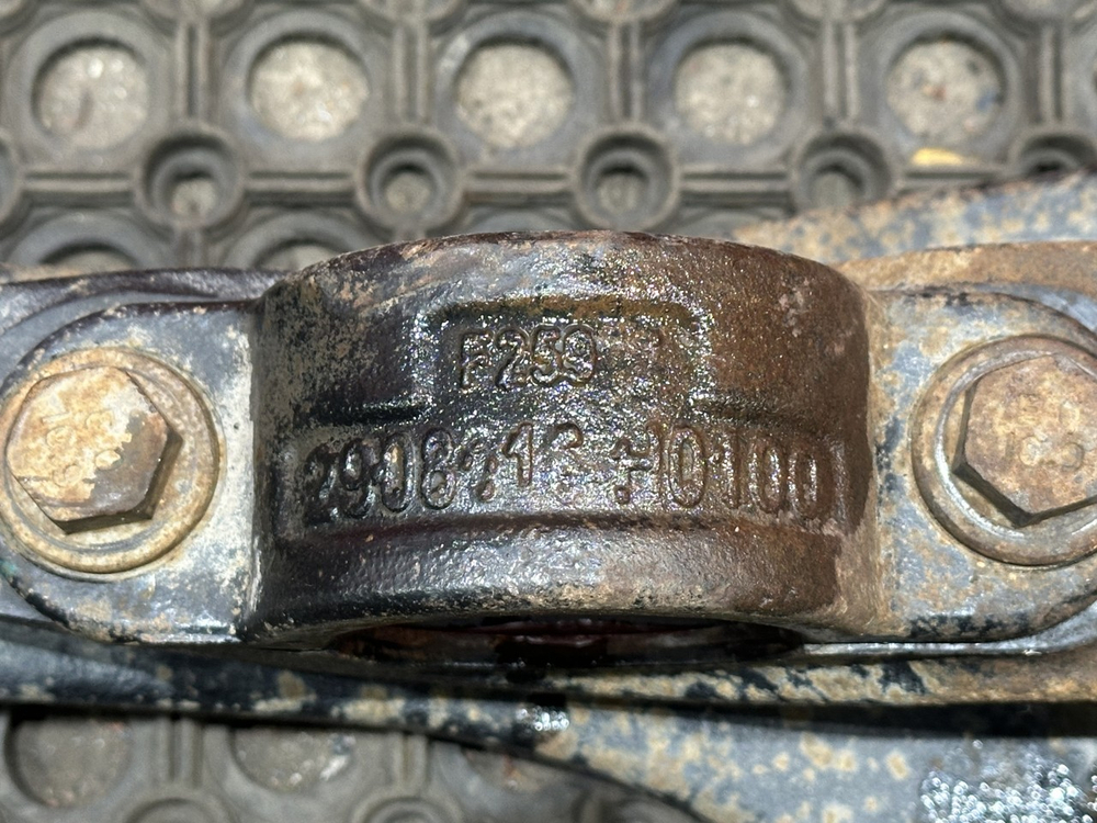 Кронштейн пневморессоры левый 2023г