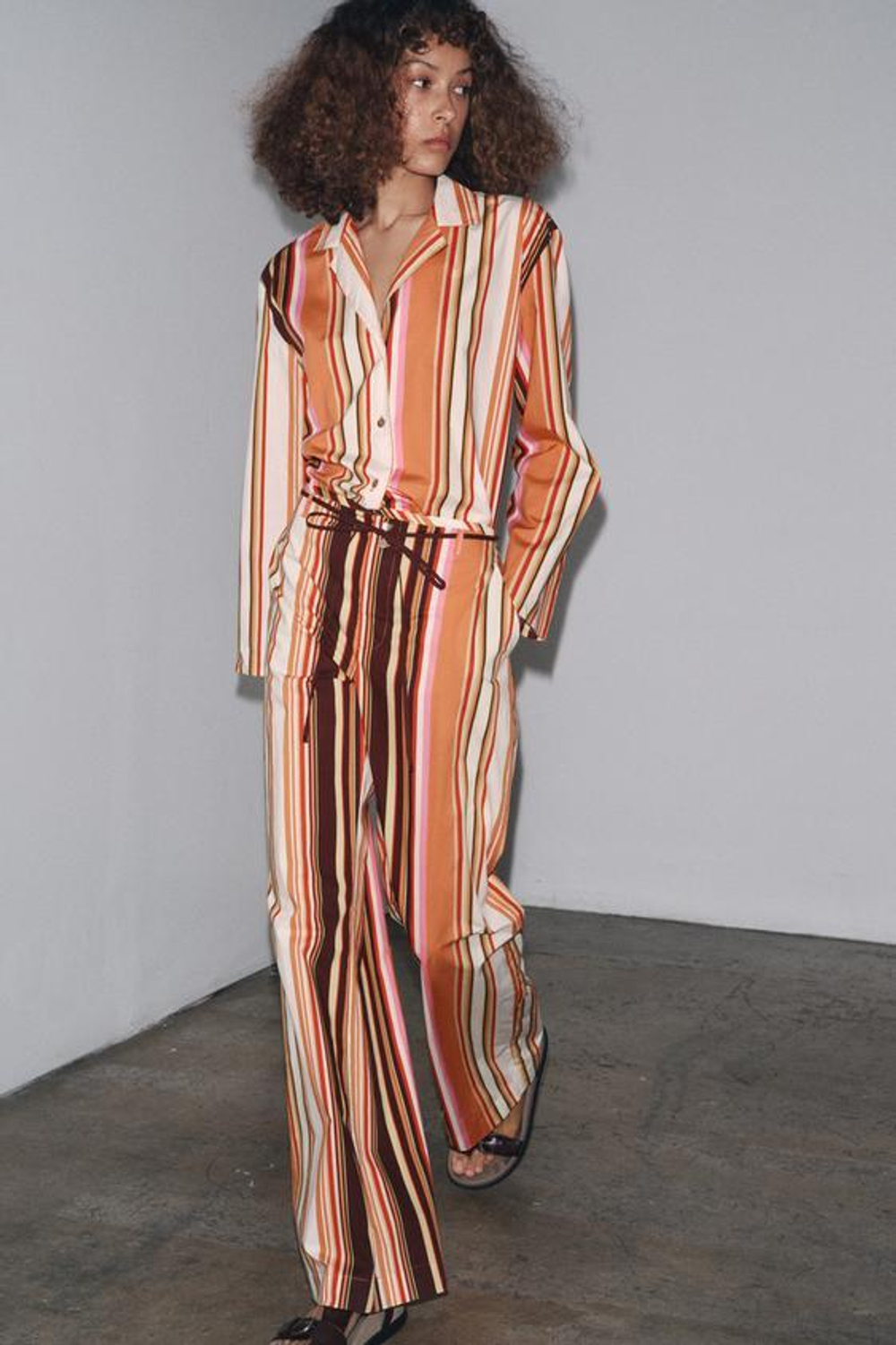 ZARA БРЮКИ КЛЕШ В ПОЛОСКУ — ZW COLLECTION, РАЗНОЦВЕТНЫЙ