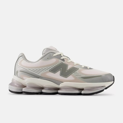 Кроссовки женские NEW BALANCE 2000