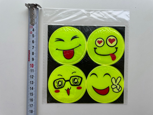 Светоотражатель (Смайлики - УРА) наклейка на автомобиль, в наборе 4 шт., стикер на стекло (1 шт.)