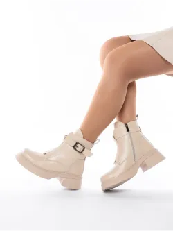 Зимние ботинки на высокой платформе