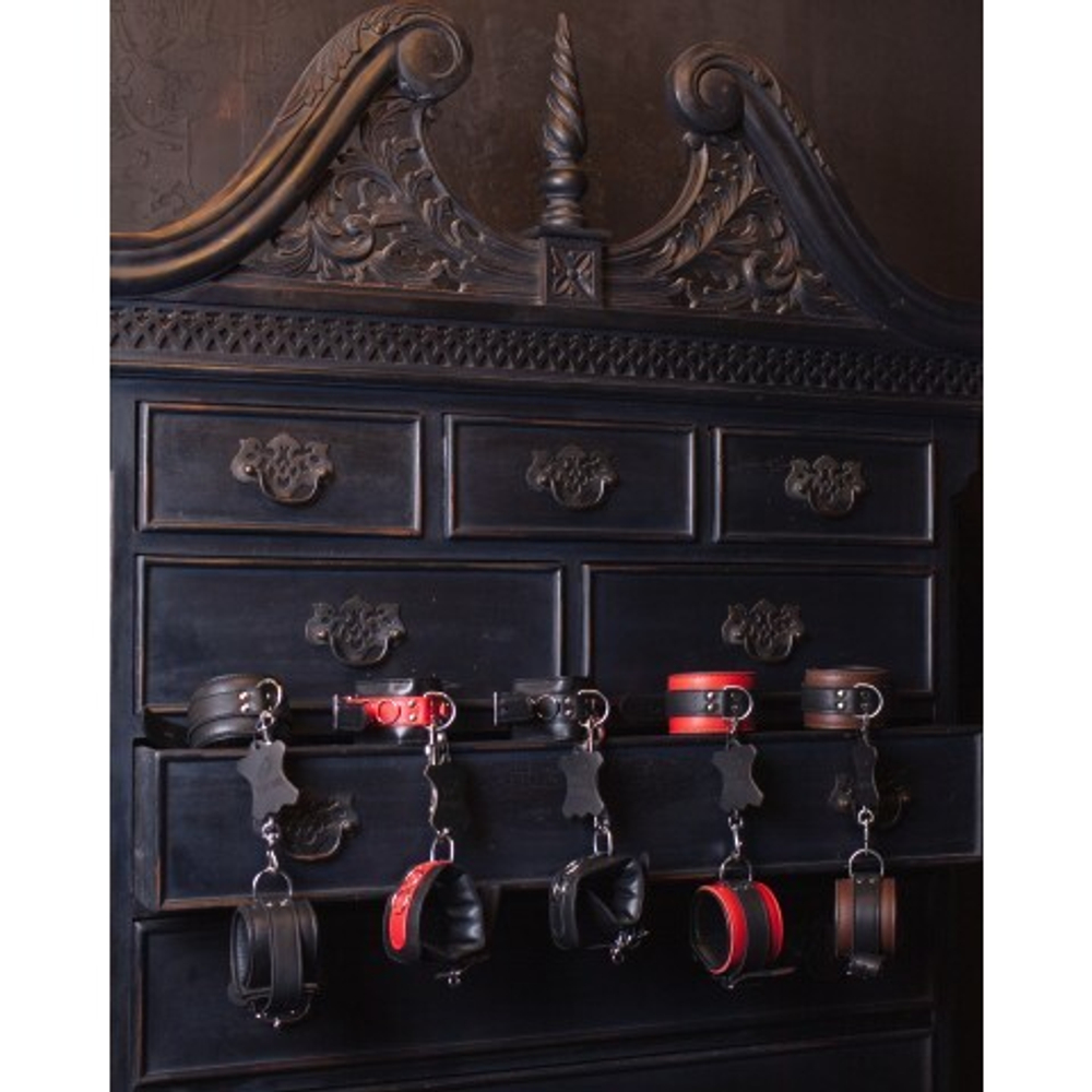 Наручники Scandal из натуральной кожи и соединителем из нержавеющей стали