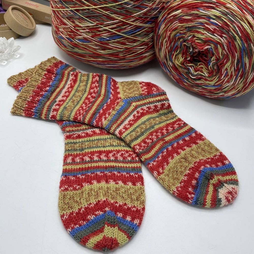 Носочная пряжа D&G YARN 75% меринос супервош 25% полиамид