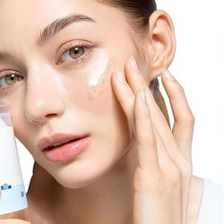 Лёгкое гидрофильное масло с морской водой Round Lab 1025 Dokdo Cleansing Oil, 200мл