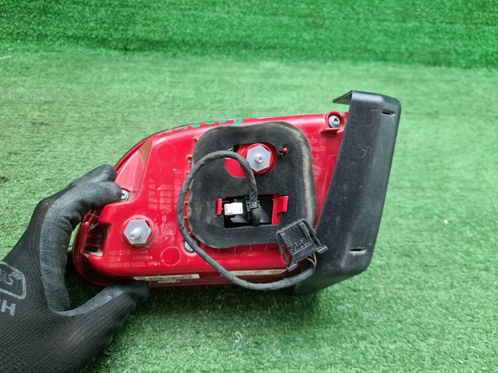 Фонарь левый внутренний Porsche Macan 95b (14-18)