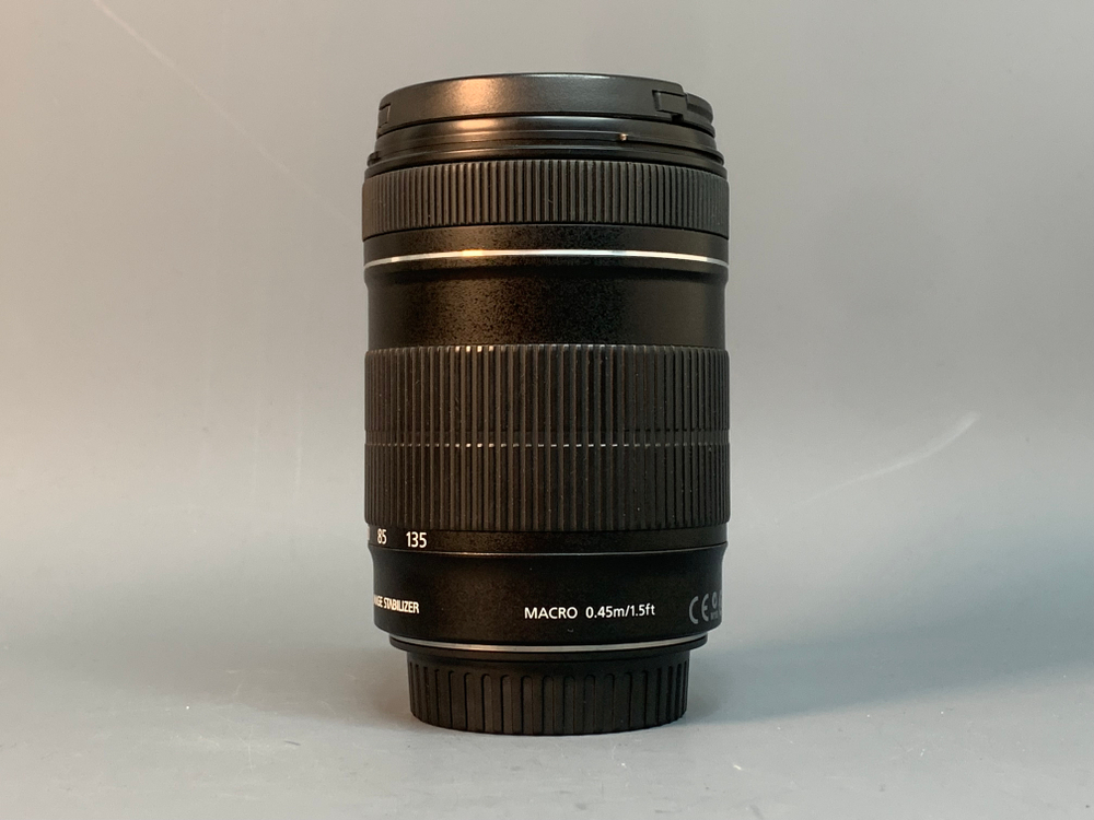 Canon EF-S 18-135mm 3.5-5.6 IS