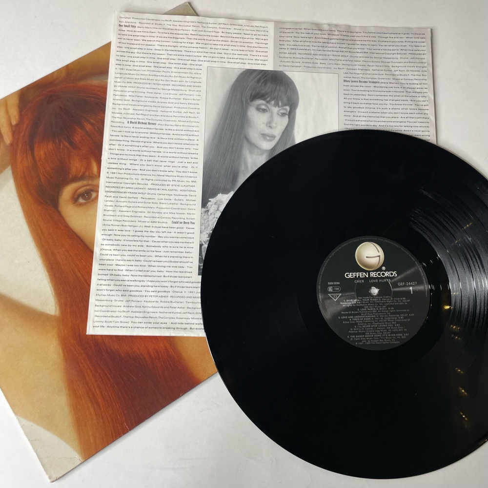 Винтажная виниловая пластинка LP Cher Love Hurts (Германия 1991)