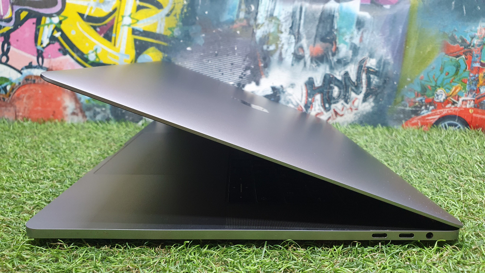 MacBook Pro Retina 15" 2017 (A1707) i7/16Gb/Radeon Pro 560 4GB