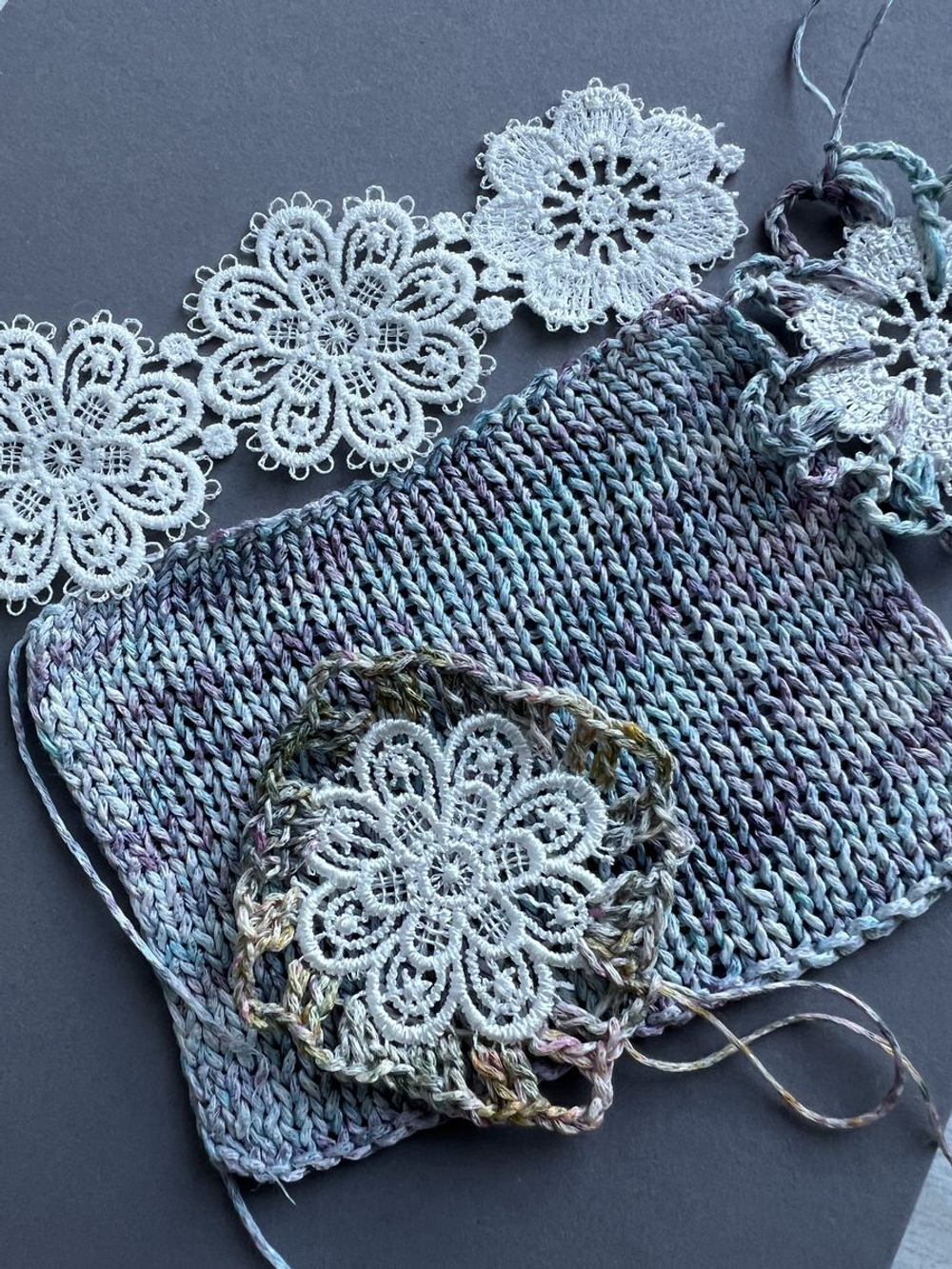 Тесьма кружево для рукоделия и вязания цветочки