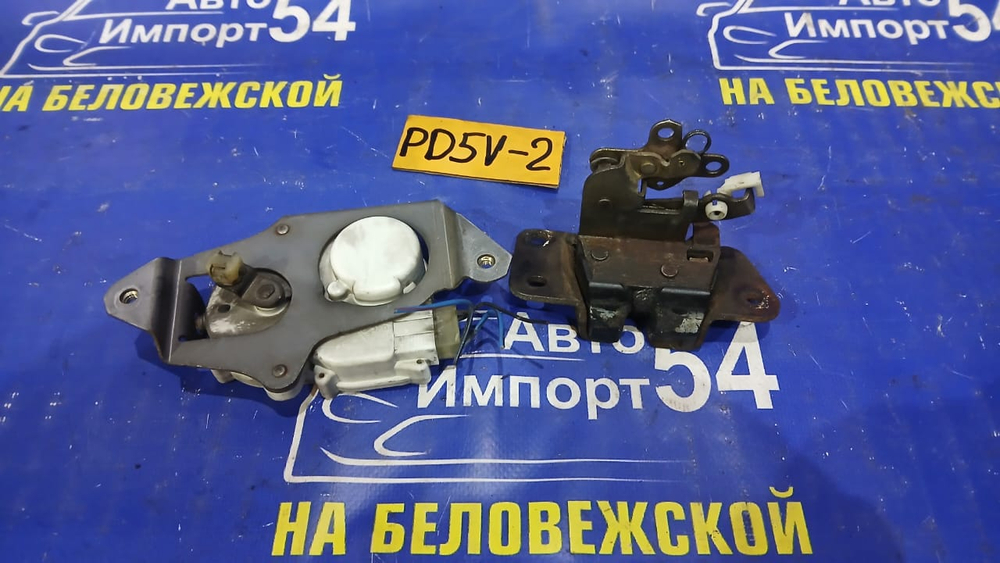 Замок багажника MITSUBISHI DELICA 1998