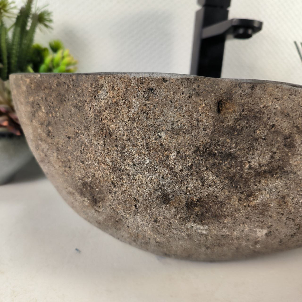 Раковина из речного камня RS-65084 48*33*15 0861