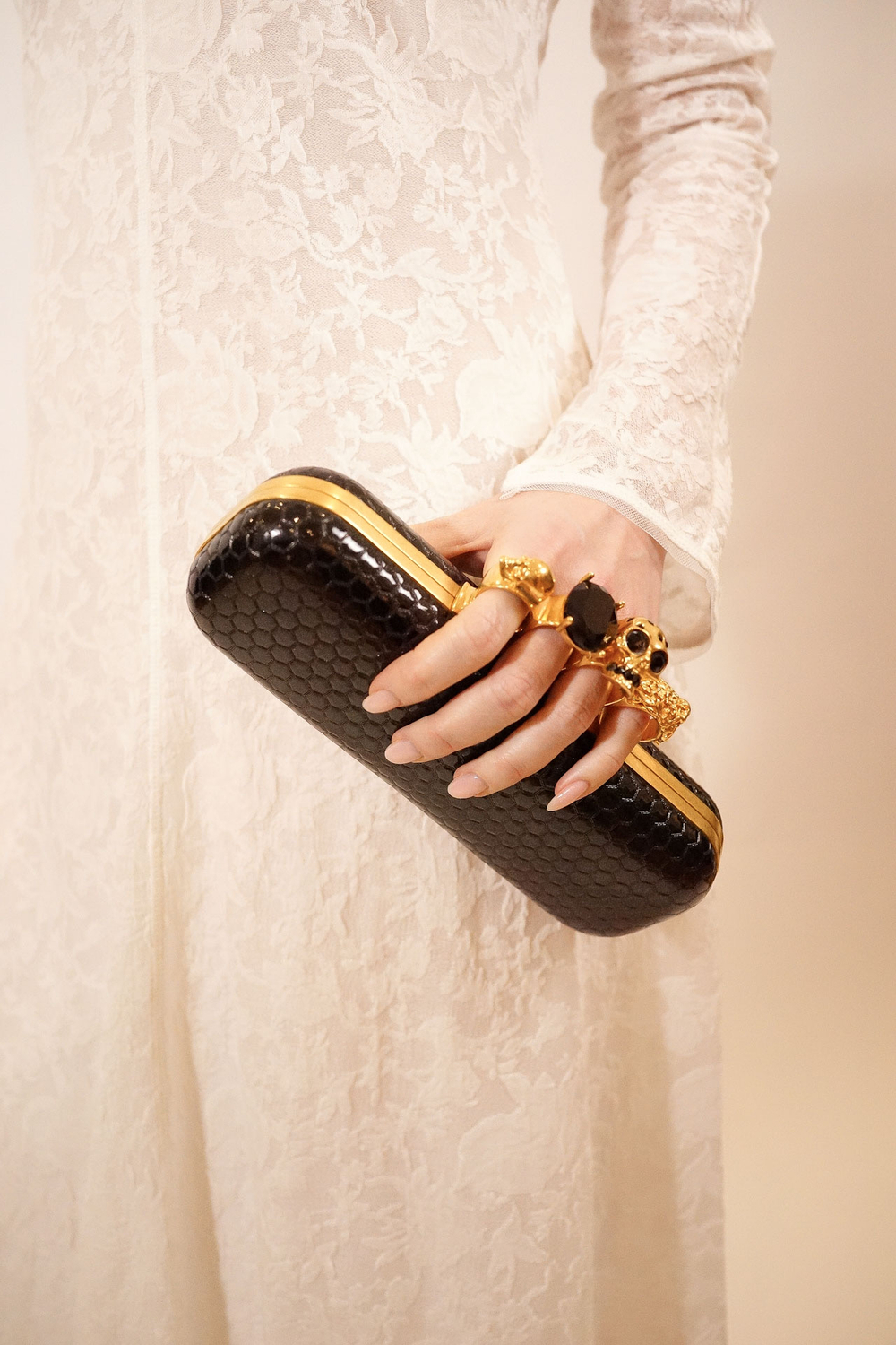 90CDC1A4-7BEE-4224-9705-669E1DEBA2F3