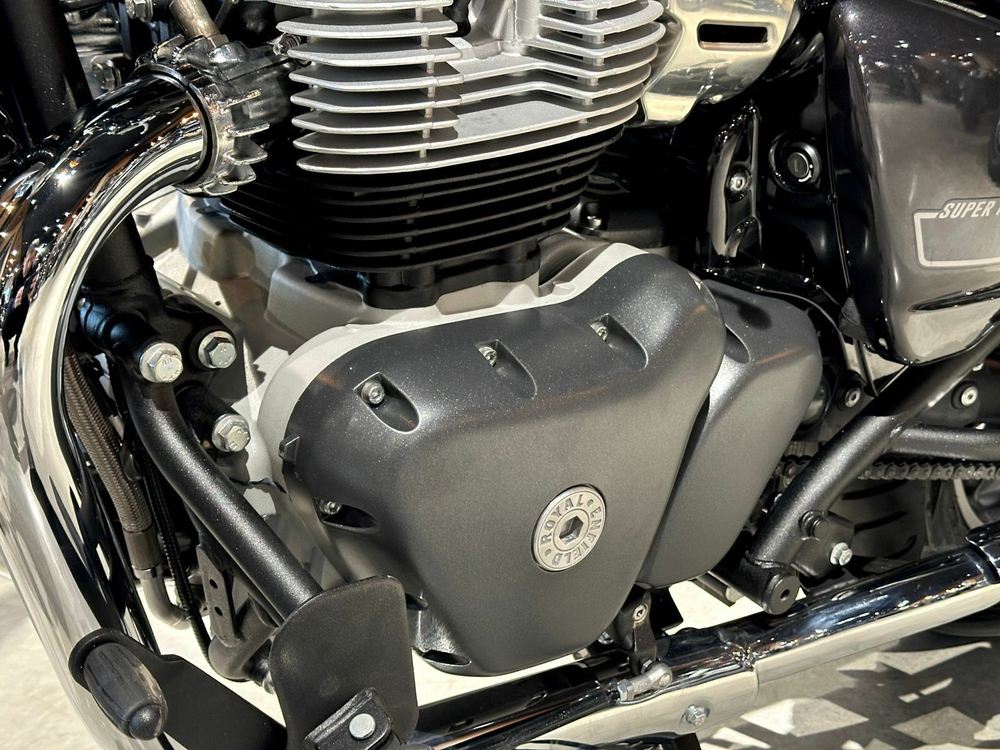 Royal Enfield Super Meteor 650 Astral Blue (Base)