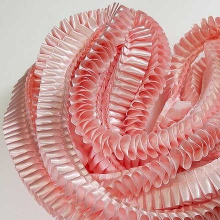 Лента плиссированная для наградных розеток. Цвет БЛЕДНО-РОЗОВЫЙ. Код цвета 39А.