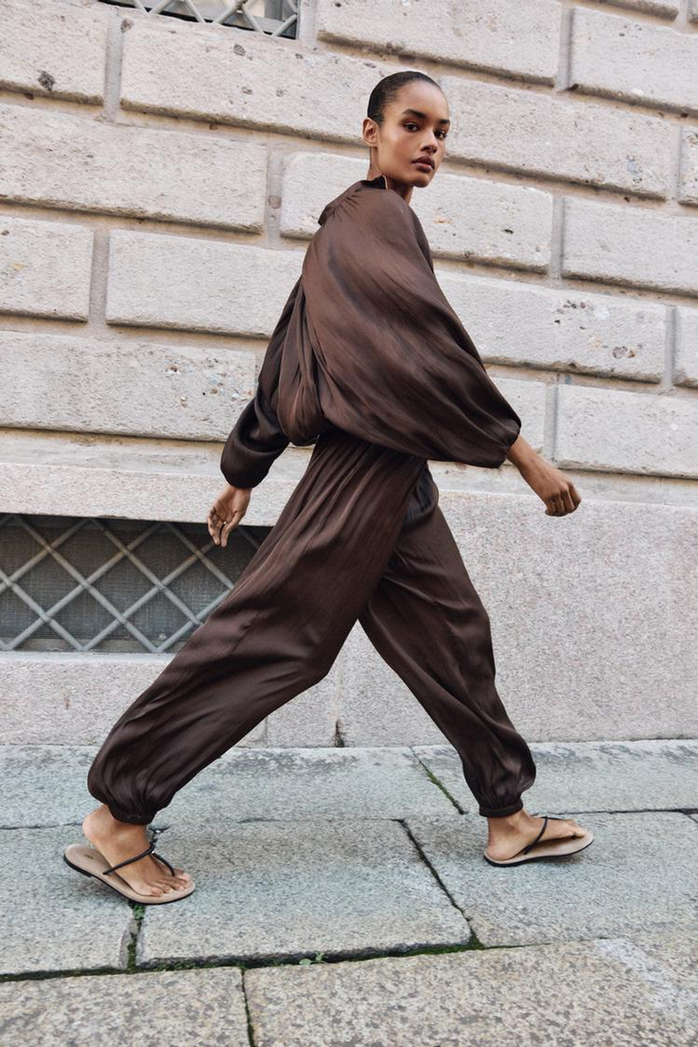 ZARA САТИНОВЫЙ БОМБЕР GLOBO, КОРИЧНЕВЫЙ