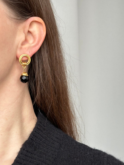 Серьги с чёрными подвесками