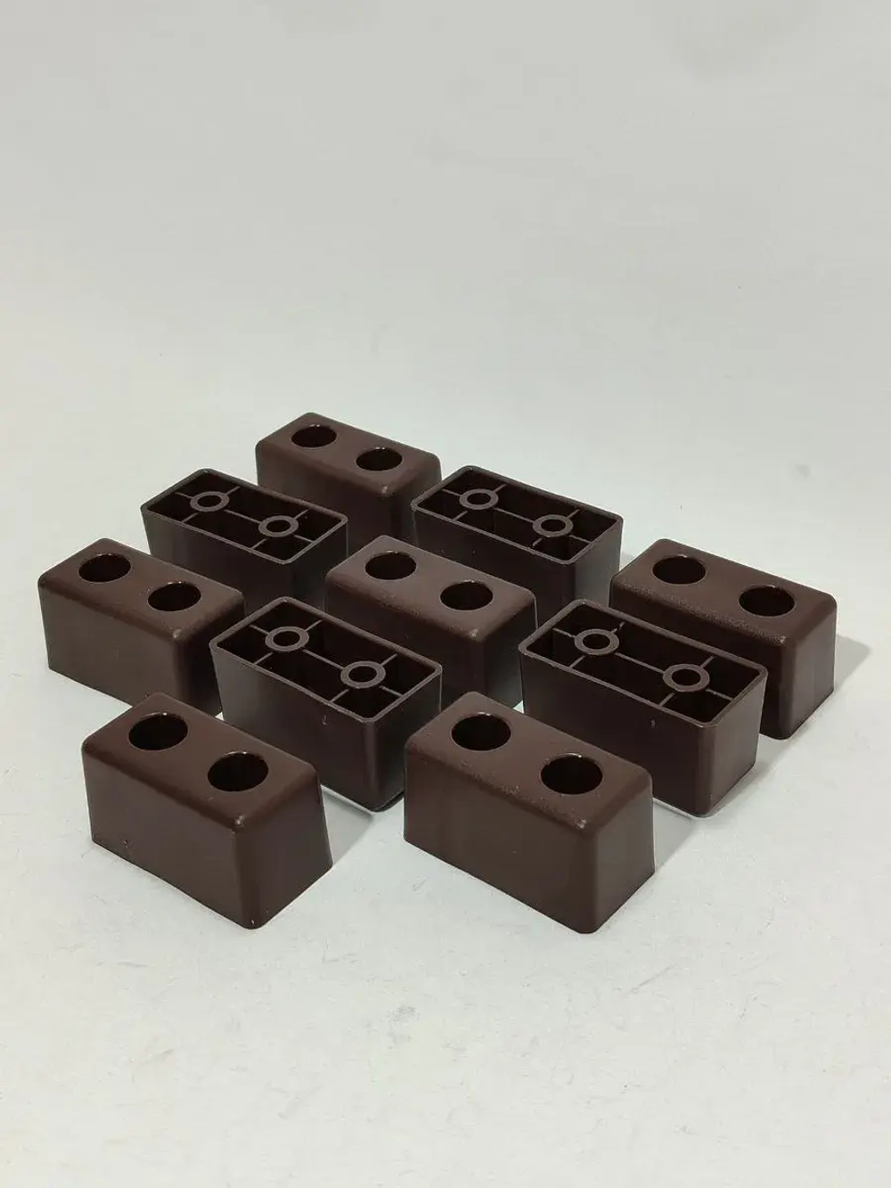 Мебельные ножки пластиковые для дивана шкафа и тумбочки