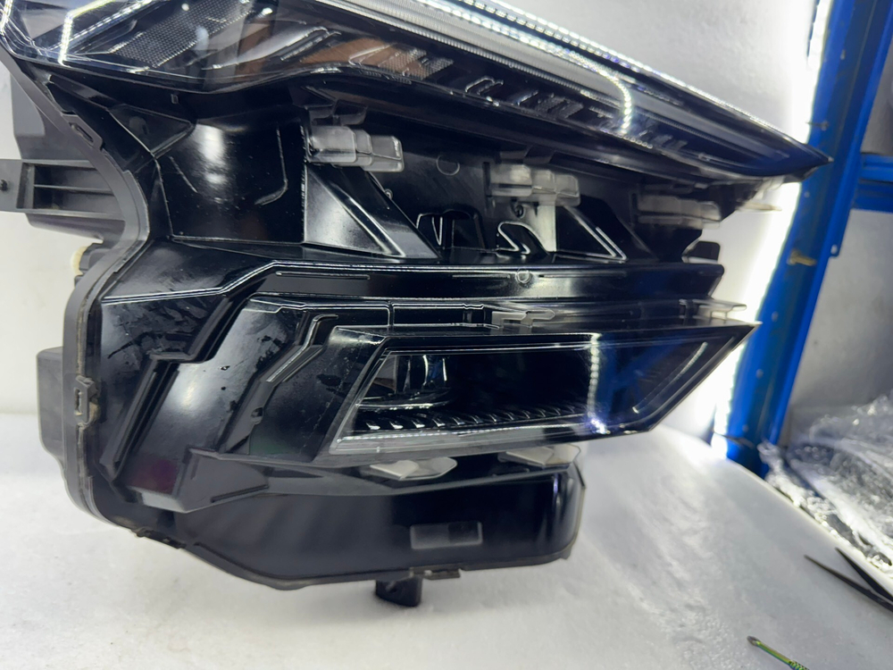 Оригинальная LED фара (левая/правая) MG 6 PRO