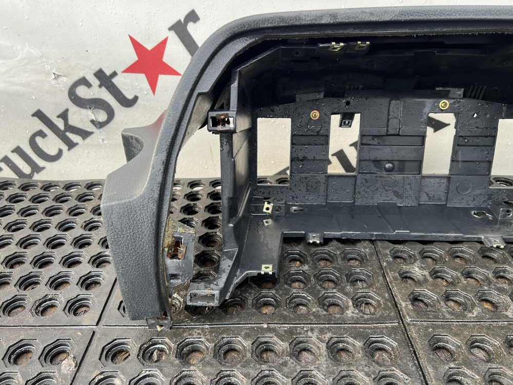 Накладка торпедо 2023г