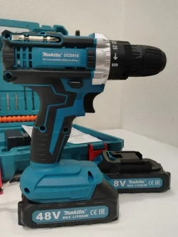 Аккумуляторная дрель-шуруповерт Макита с набором