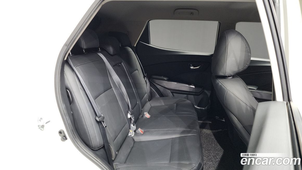 KG Mobility (Ssangyong) Very New Tivoli Бензин 1.5 2WD (01.2020)