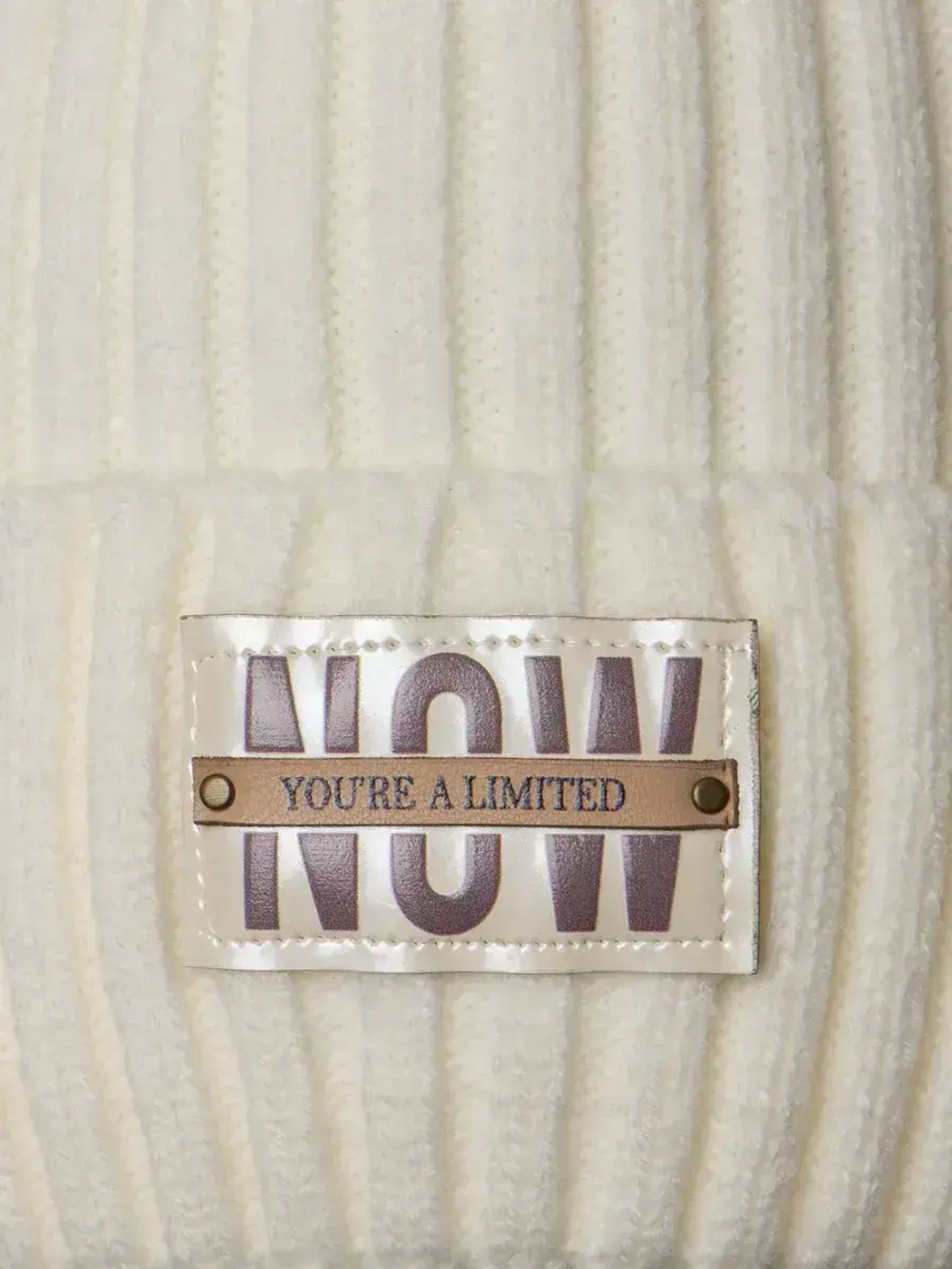 Шапка для девочки на осень