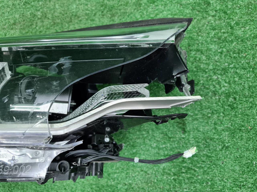 Битая Фара правая BMW 5er G30 (17-20) Adaptive LED