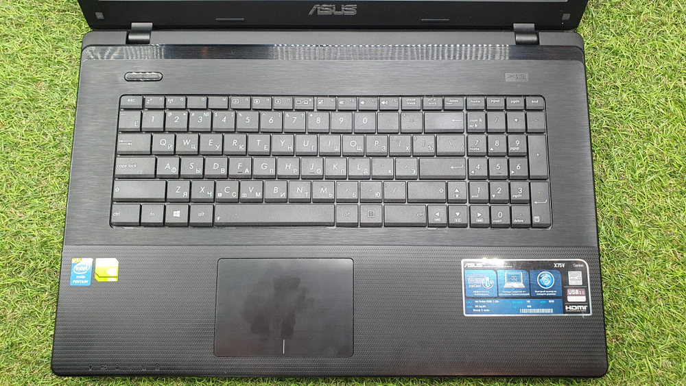 17.3 " Ноутбук ASUS Pentium/4 ГБ/GT 720M - 2 ГБ/  X75VC-TY013H [90nb0241-m00960]/Windows 10