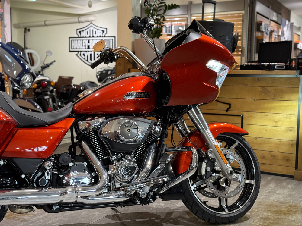Harley-Davidson ROAD GLIDE 2024 (Whiskey Fire/Chrome)