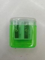 Точилка с контейнером,1отверстие,скрышкой,4*3,8*2,3см,4 цвета микс, D-608B-194