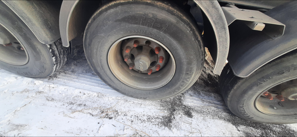 FoxTank 8777 Полуприцеп цистерна 877721 (светлые нефтепродукты)