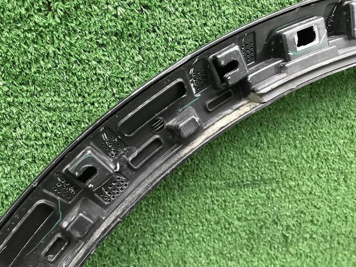 Расширитель передний левый Lixiang L9 (2022-н.в.)