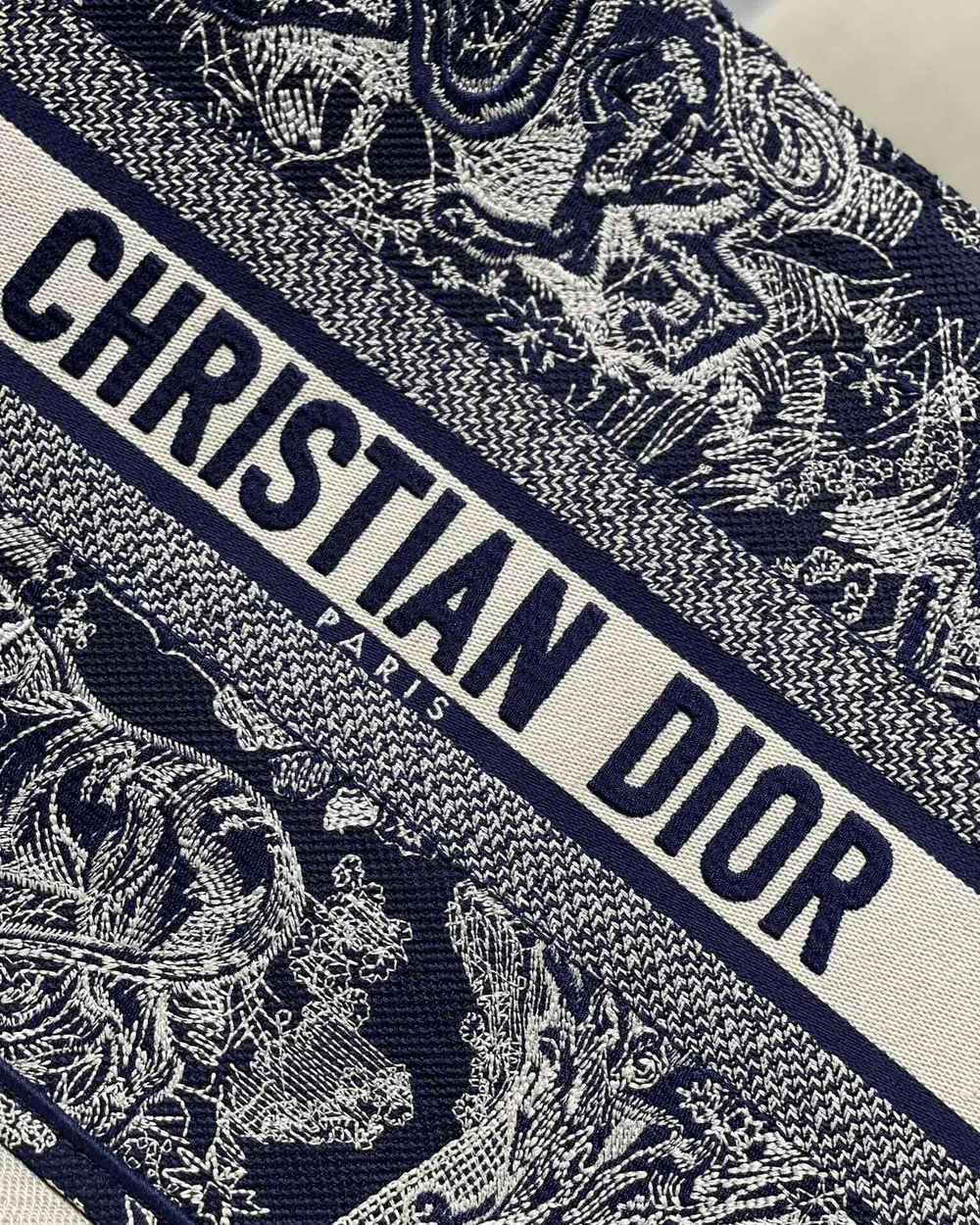 Christian Dior Book Tote 36 cm