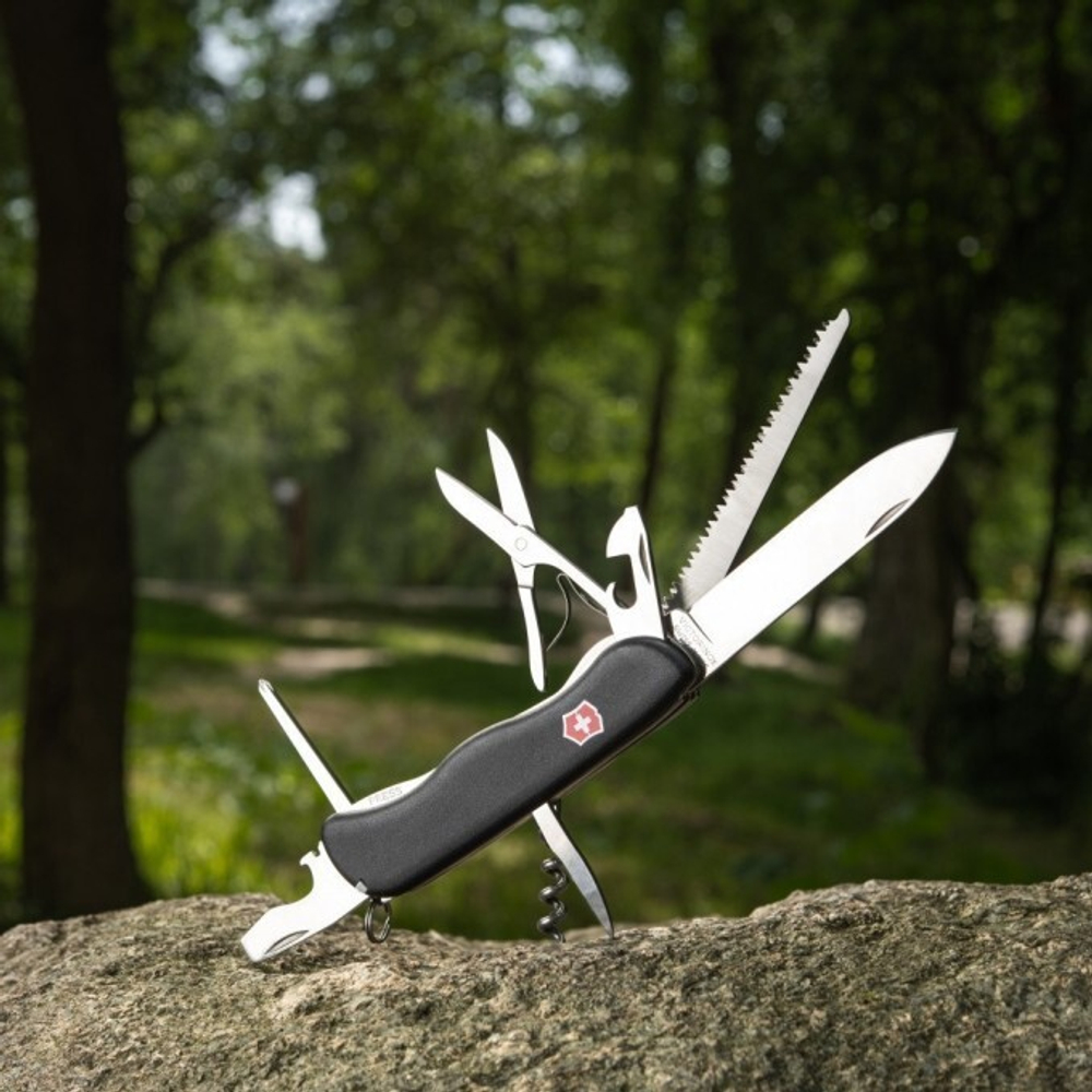 Нож Victorinox Outrider, 111 мм, 14 функций, черный