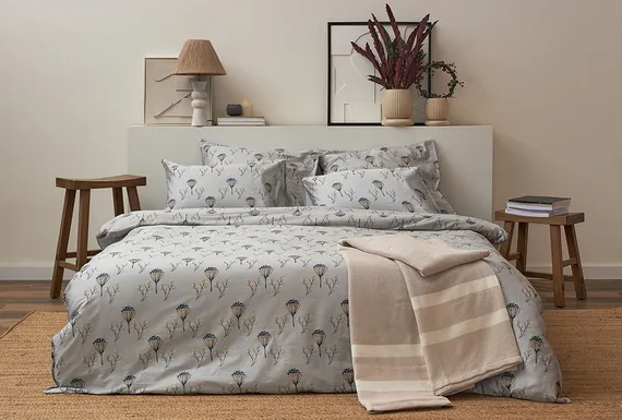 Комплект постельного белья "Полевые цветы" из премиального сатина из коллекции russian north, 200х220 см