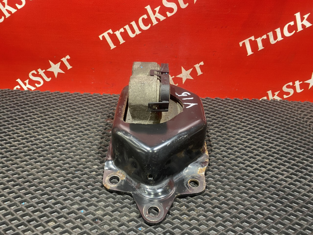 Подушка двигателя задняя