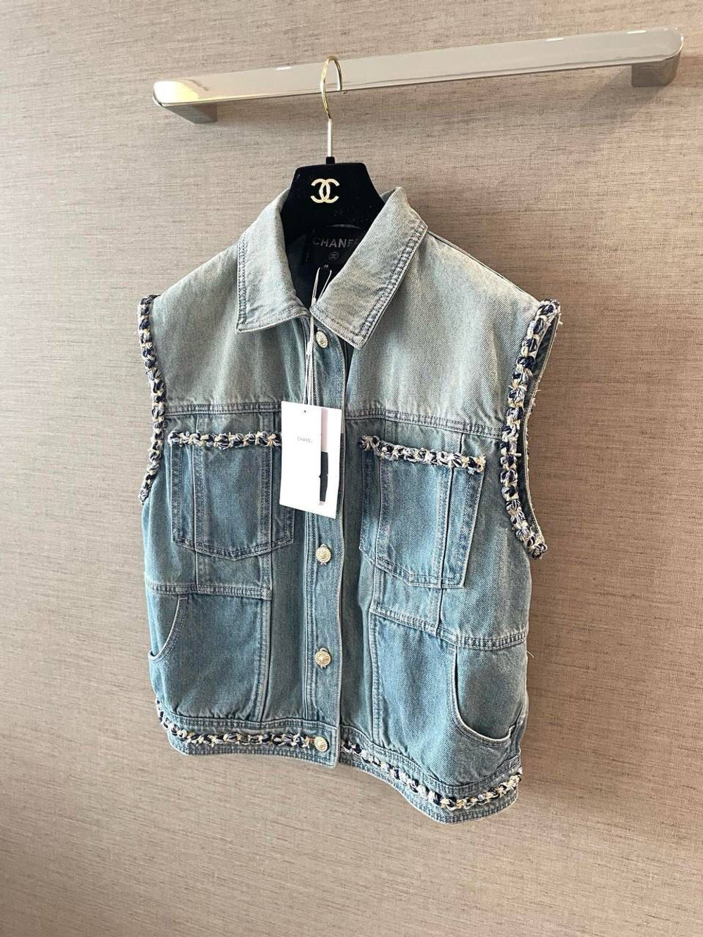 Жилет CHANEL