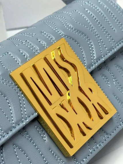 Сумка с клапаном Miss Dior голубой