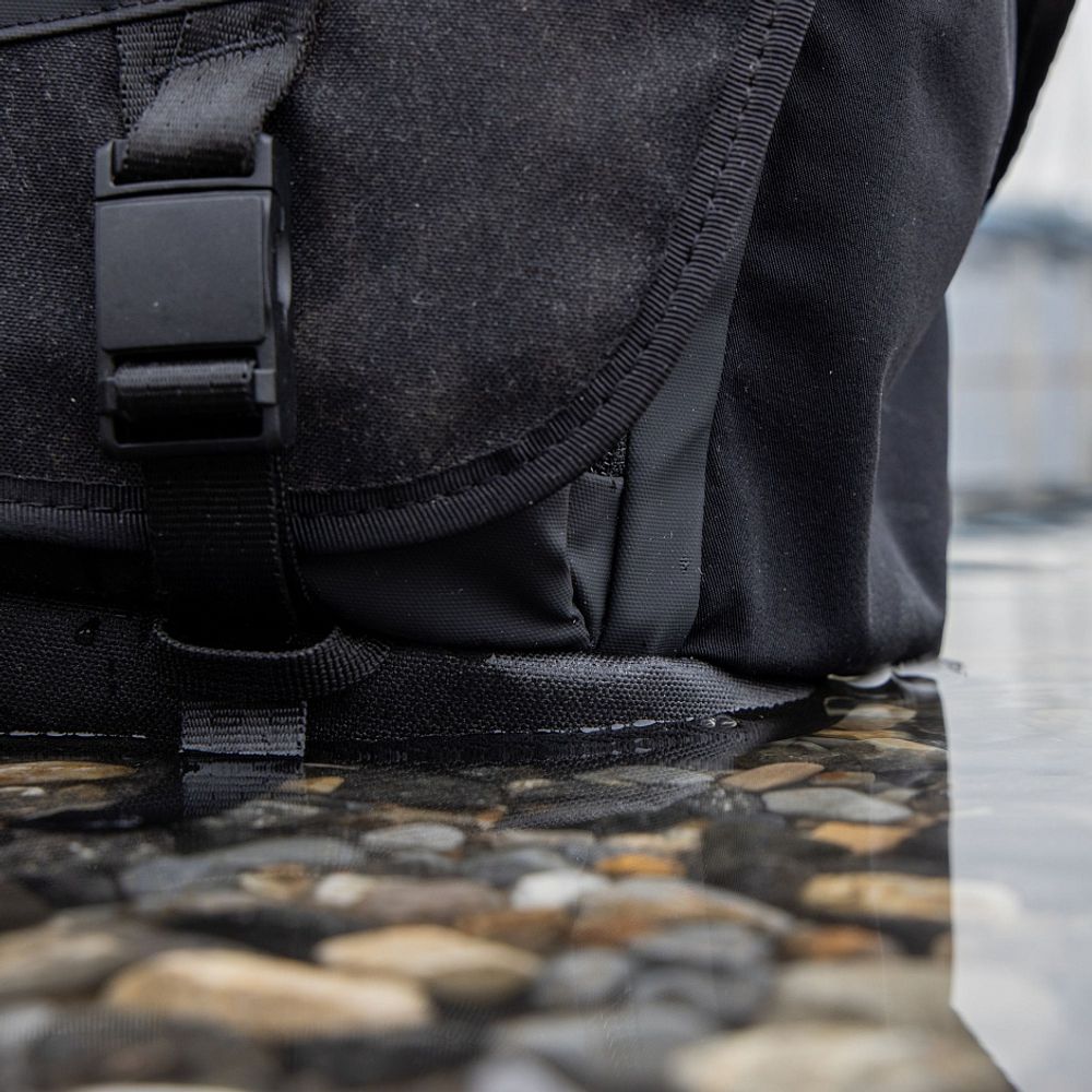 Tenba DNA Messenger 9 Black