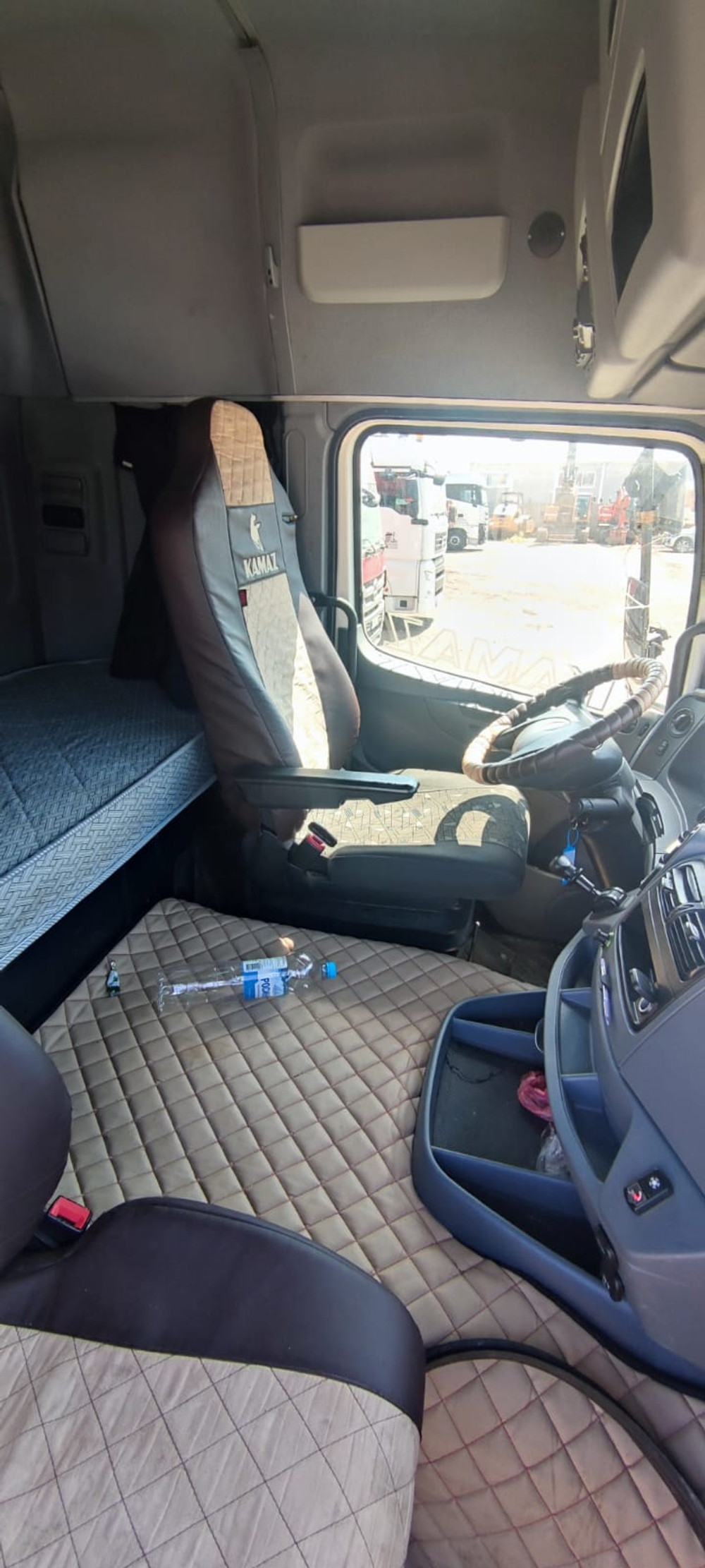 КамАЗ 5490 4x2 Седельный тягач 5490-S5 (Дизельный, 12,0 л, 401 л.с., МТ)