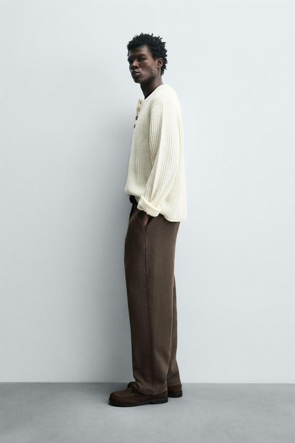 ZARA БРЮКИ RELAXED FIT С РЕЛЬЕФНОЙ СТРУКТУРОЙ, КОРИЧНЕВЫЙ