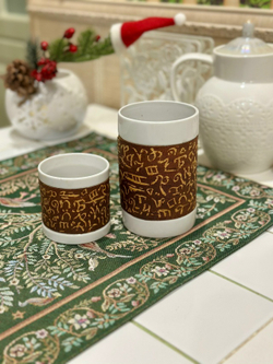 Кружка большая фарфоровая без ручки с берестой. Коллекция Азбука Стефана Пермского (мастера А.Л. Чичкарёва)