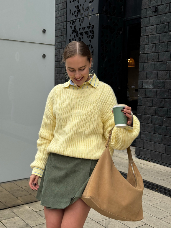 Свитер крупной вязки банановый