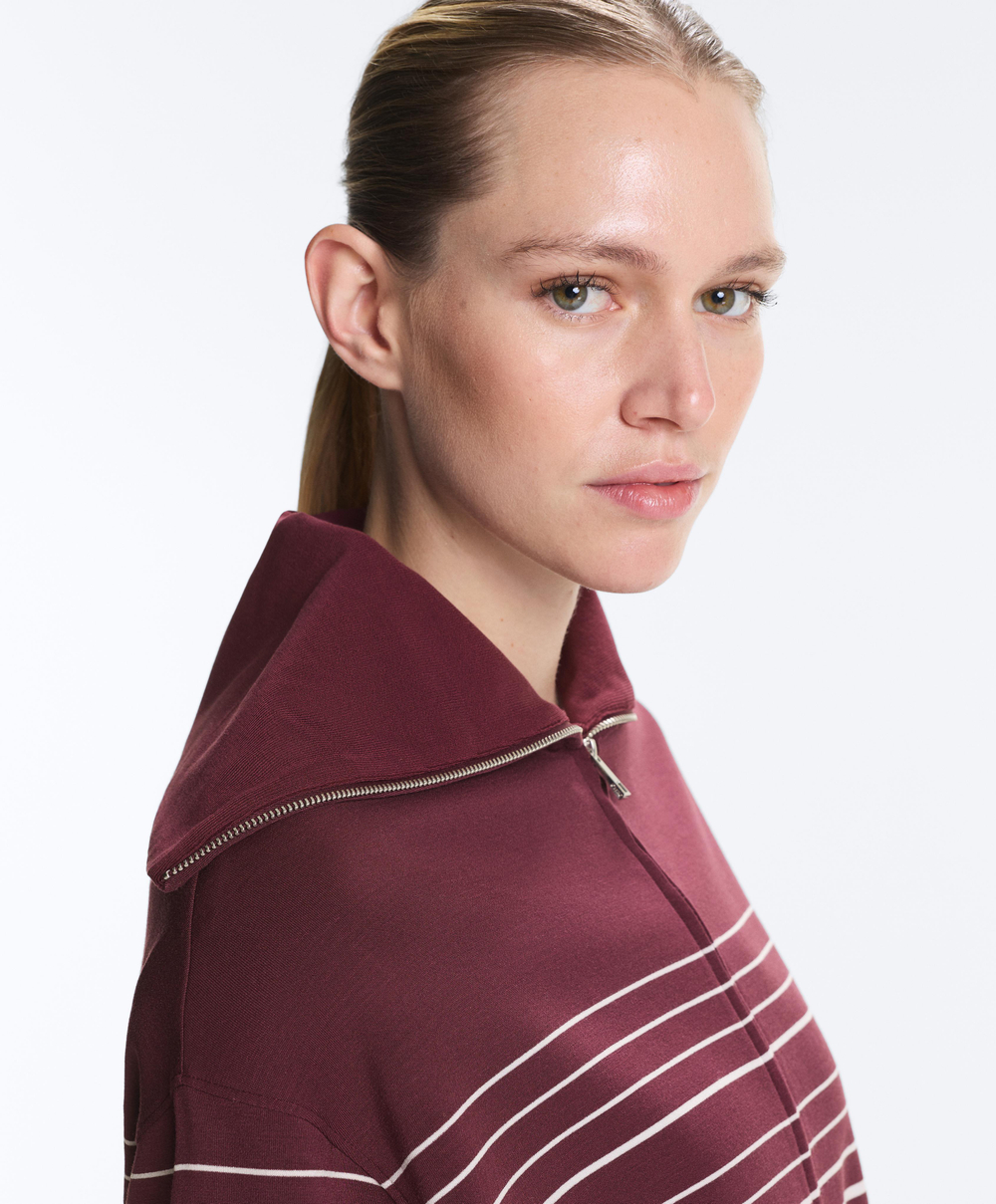 Oysho Куртка в полоску с высоким воротником, бордо