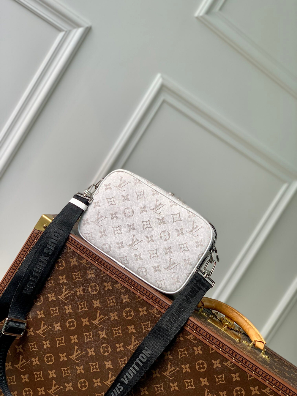 Louis Vuitton Alpha Messenger